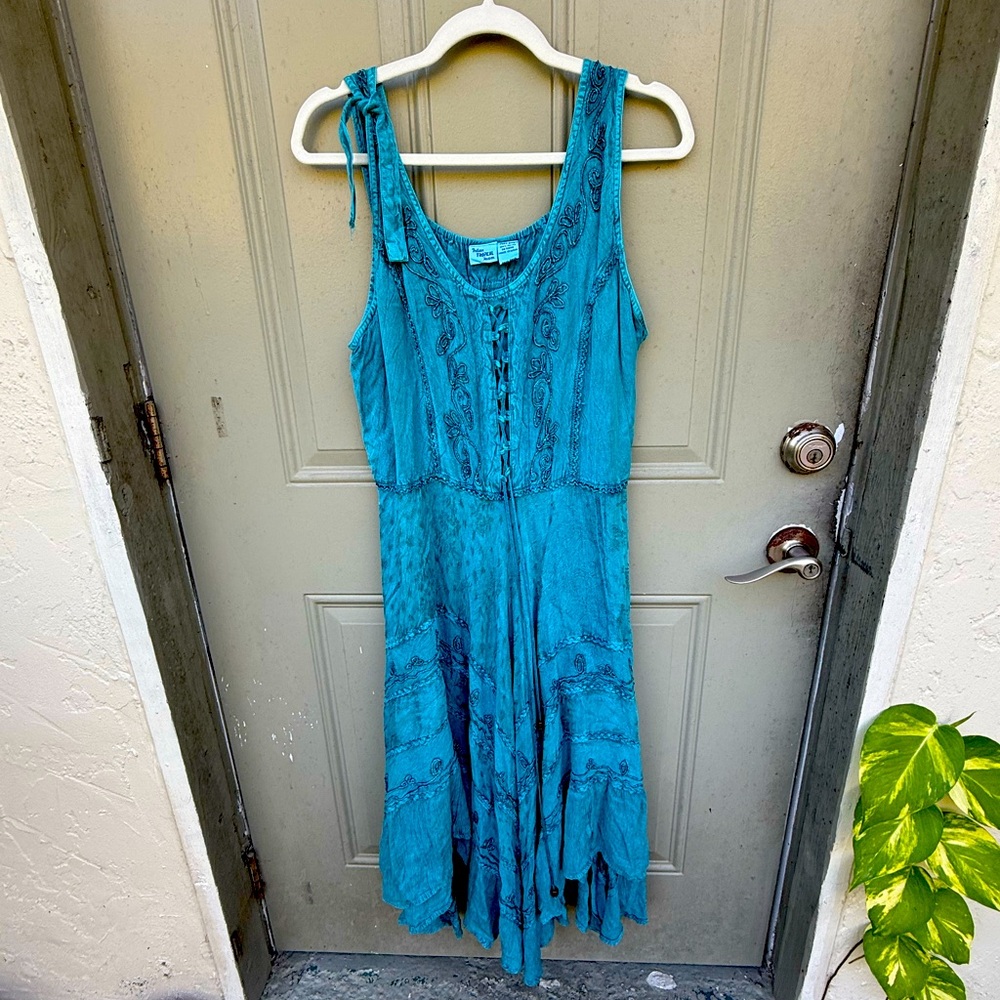 Gorgeous new dress !
Free size ( one size fits all ) 
MADE IN INDIA!
Beautiful